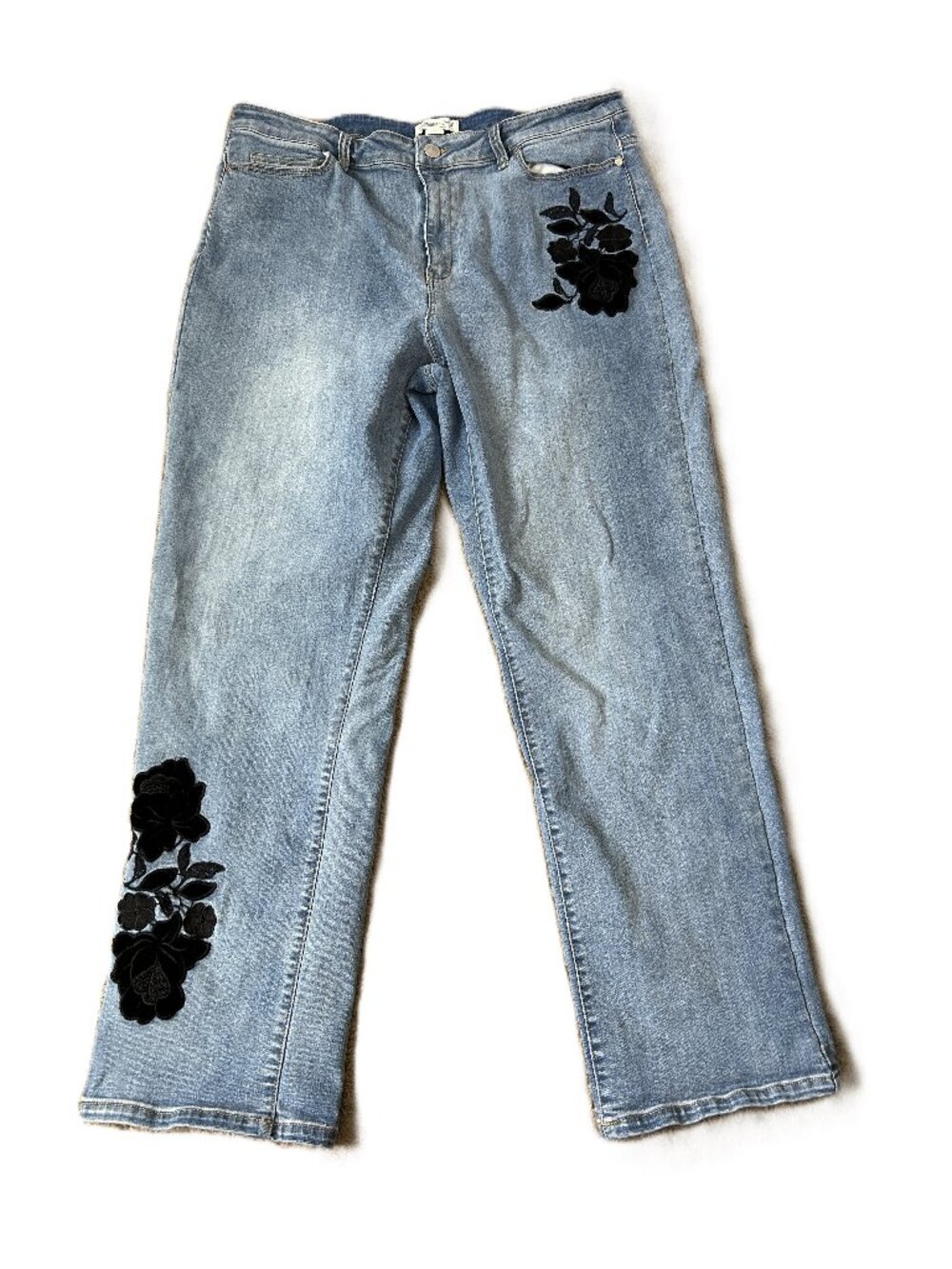 Coldwater Creek Jeans Embroidered Velvet Roses 16 Straight Leg